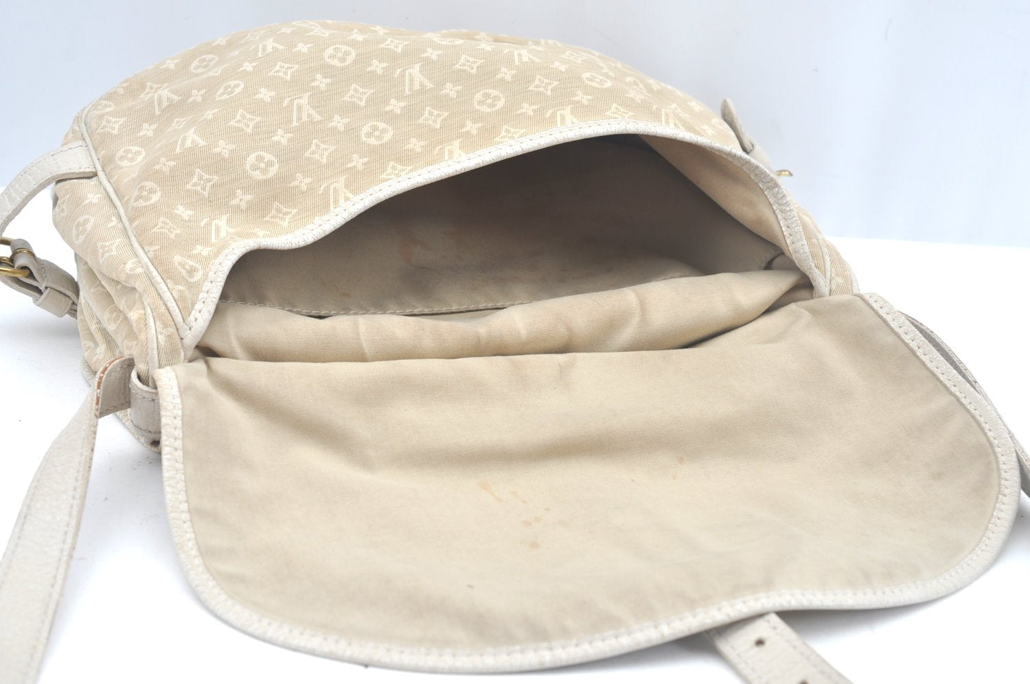 Auth Louis Vuitton Monogram Mini Lin Saumur 30 Hand Bag White M95314 LV K9997