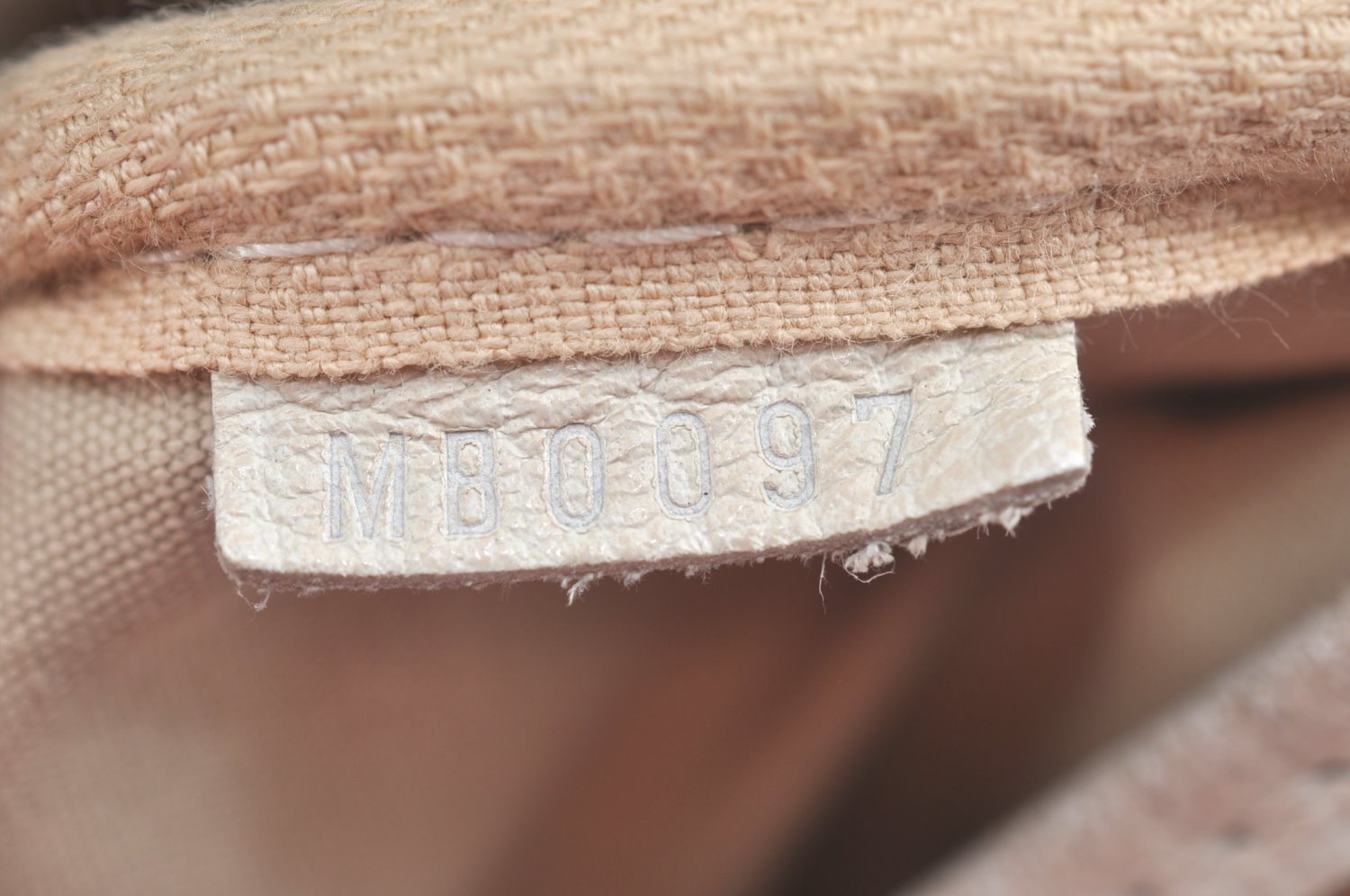 Auth Louis Vuitton Monogram Mini Lin Saumur 30 Hand Bag White M95314 LV K9997