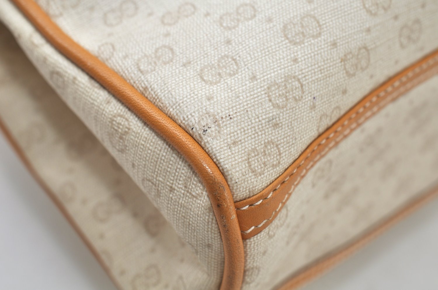 Authentic GUCCI Micro GG PVC Leather Clutch Hand Bag White L0001