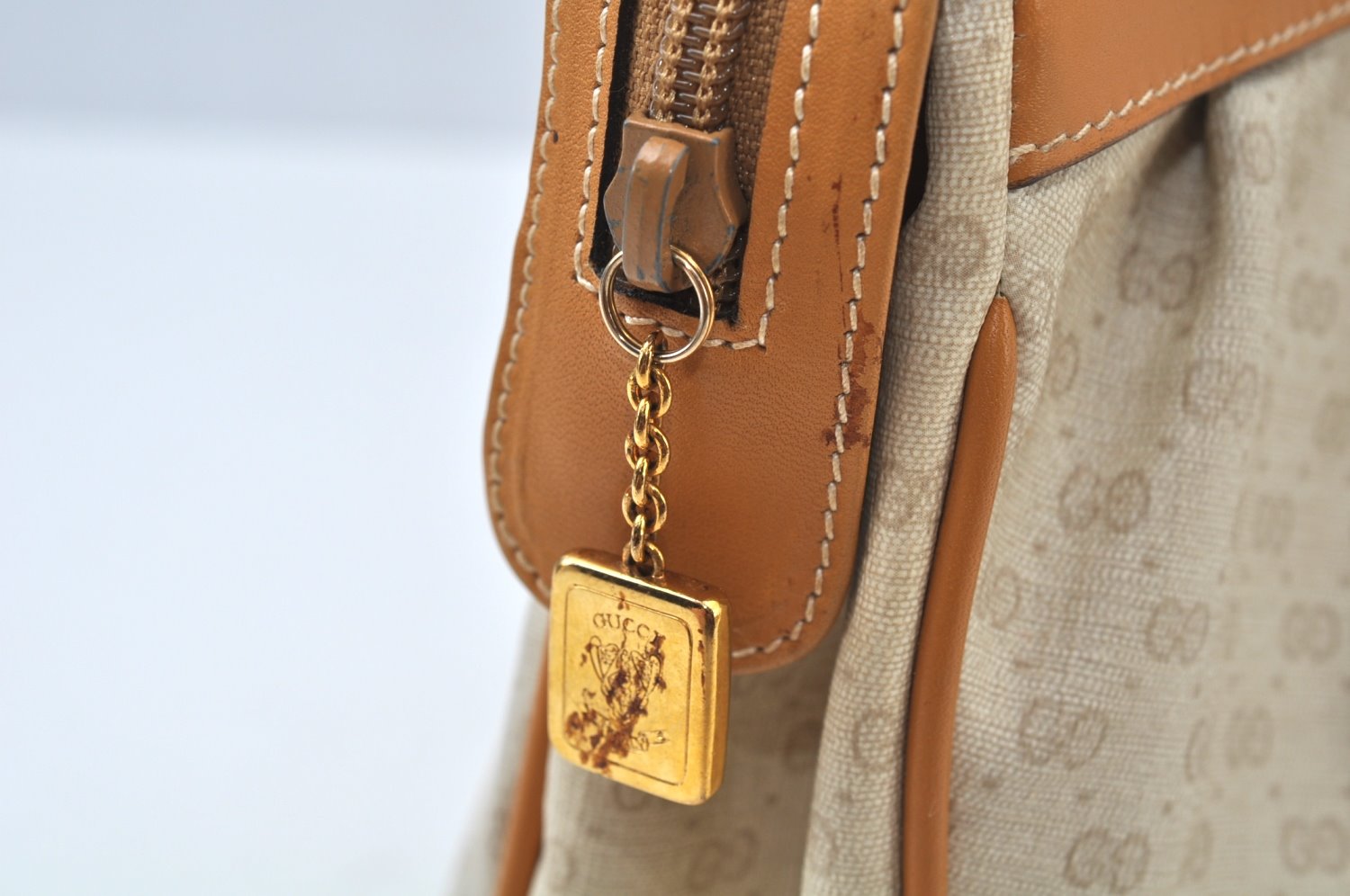 Authentic GUCCI Micro GG PVC Leather Clutch Hand Bag White L0001