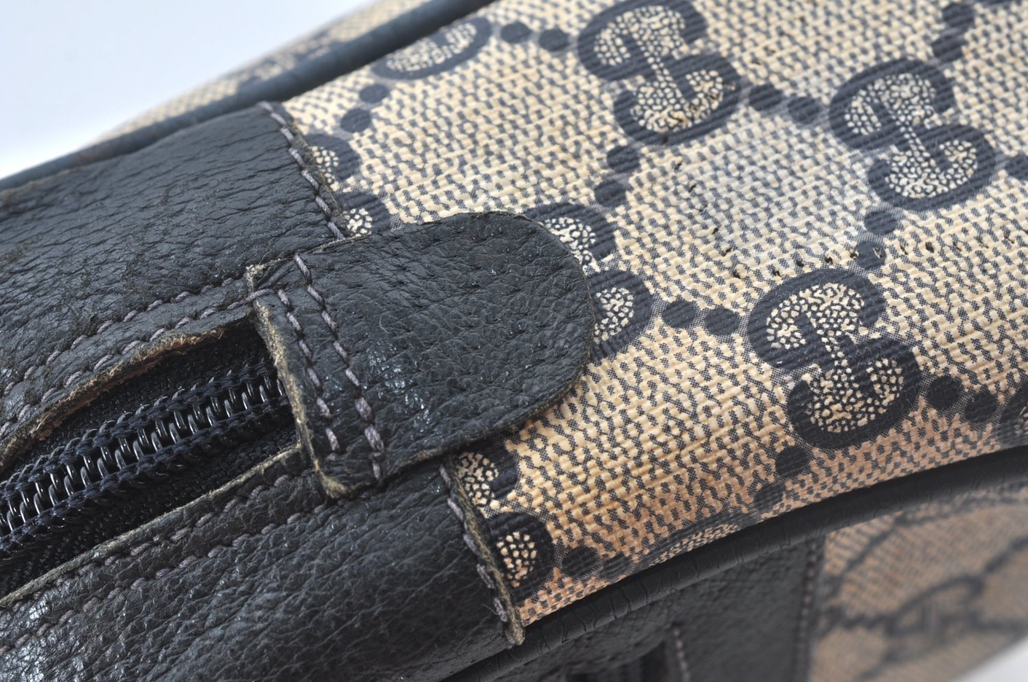 Authentic GUCCI Sherry Line Clutch Hand Bag Purse GG PVC Leather Navy Blue L0003