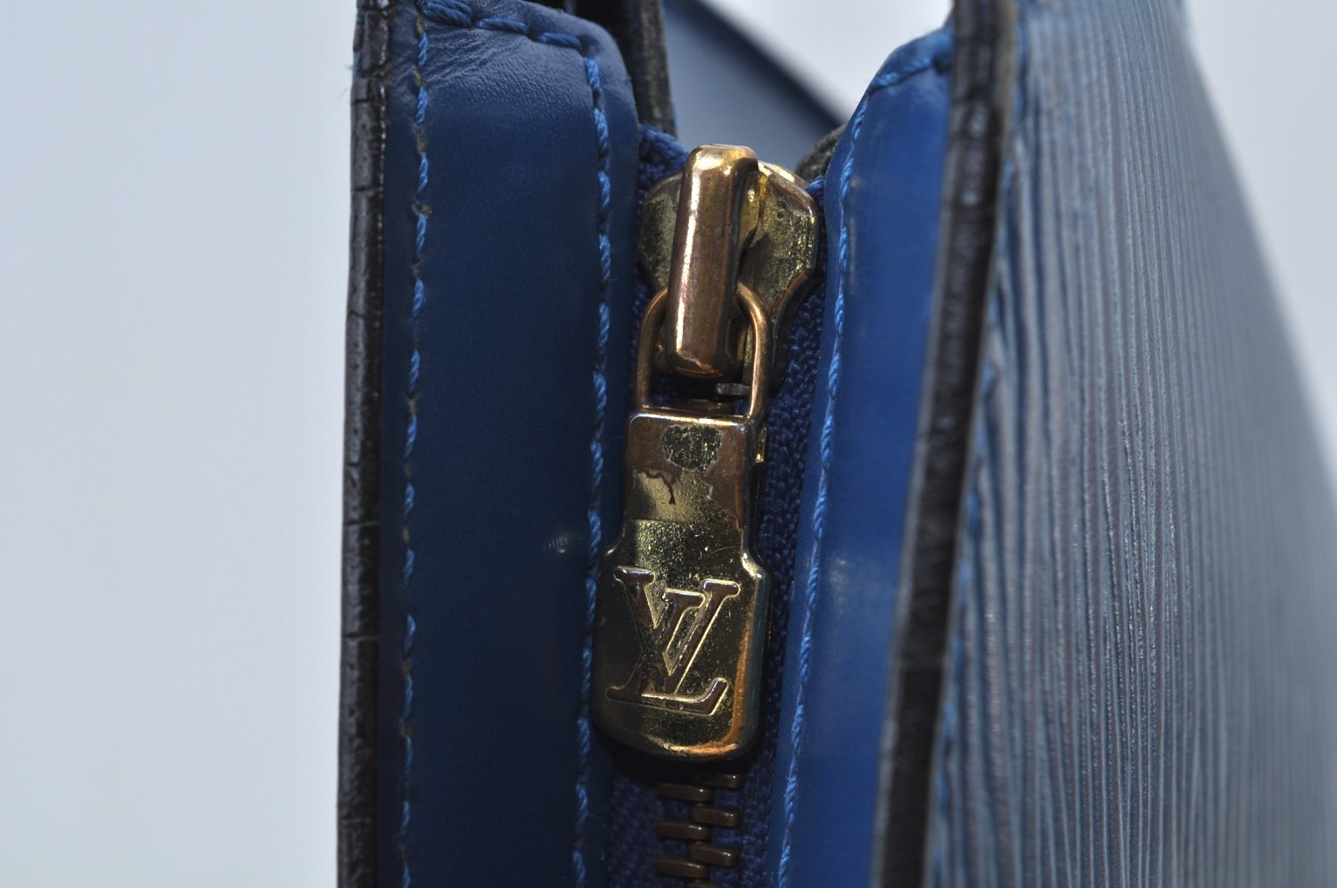 Louis Vuitton Epi Saint Jacques Poignier Long Shoulder Bag Blue M52335 LV L0007