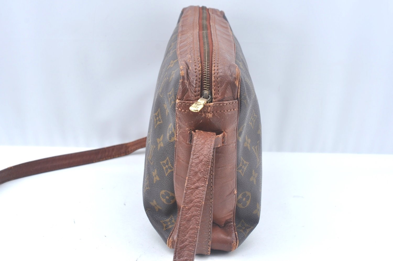 Authentic Louis Vuitton Monogram Sac Bandouliere 30 Shoulder Bag M51364 LV L0025