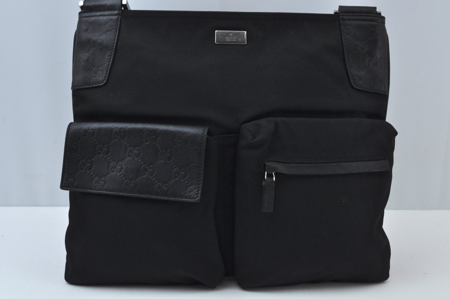 Authentic GUCCI Shoulder Cross Body Bag Purse GG Nylon Leather Black L0037