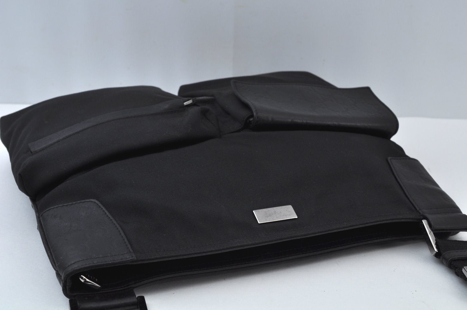 Authentic GUCCI Shoulder Cross Body Bag Purse GG Nylon Leather Black L0037