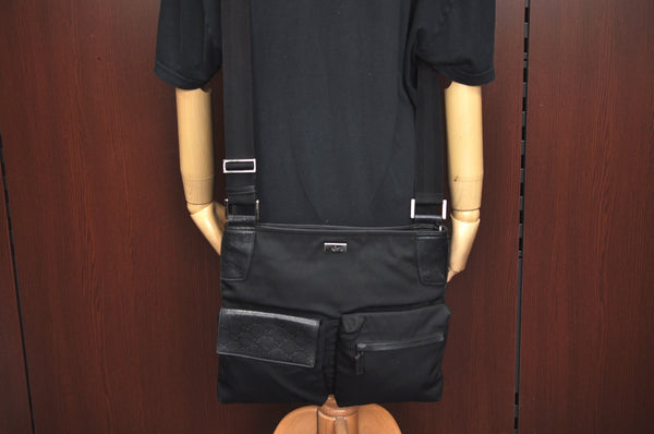 Authentic GUCCI Shoulder Cross Body Bag Purse GG Nylon Leather Black L0037