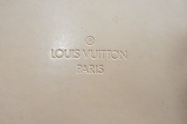 Authentic Louis Vuitton Suhali Lockit PM Hand Bag White M91887 LV L0040