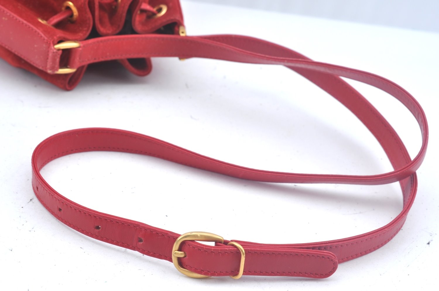 Authentic GUCCI Shoulder Cross Body Bag Suede Leather Red Junk L0046