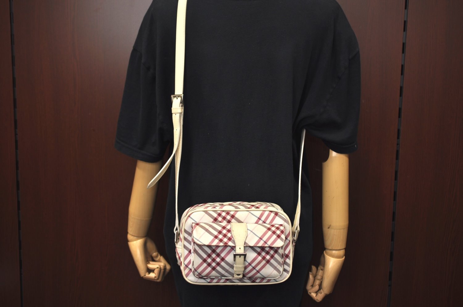 Authentic BURBERRY BLUE LABEL Check Shoulder Cross Bag Nylon Leather Pink L0085