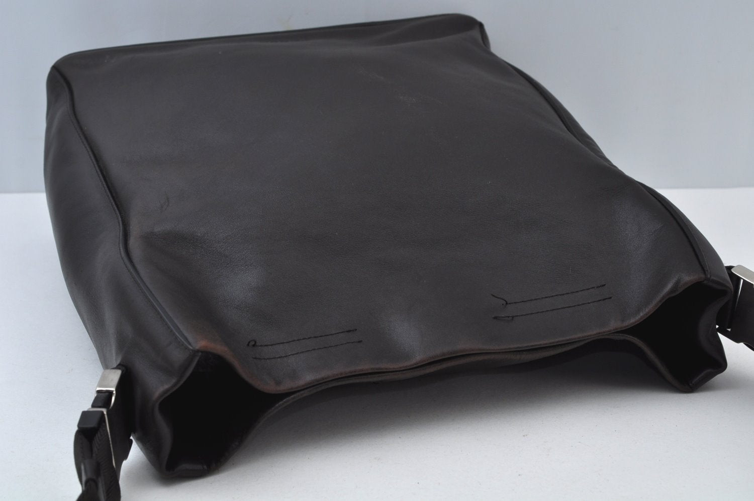 Authentic PRADA Vintage Leather Shoulder Bag Brown L0104
