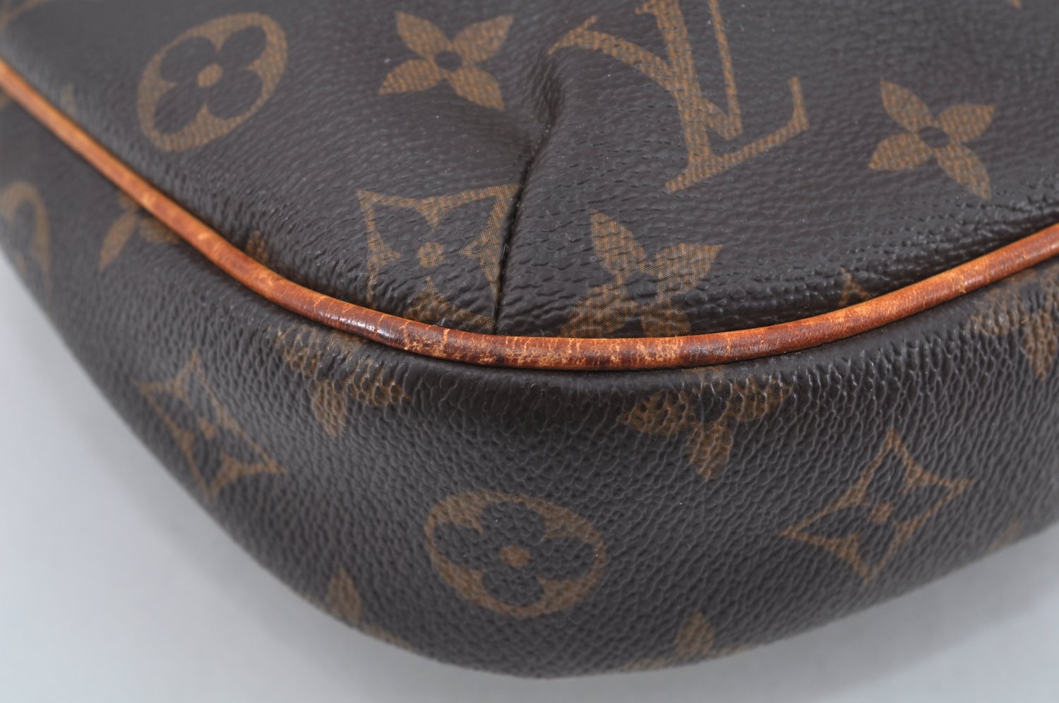 Authentic Louis Vuitton Monogram Odeon PM Shoulder Cross Bag M56390 LV L0157