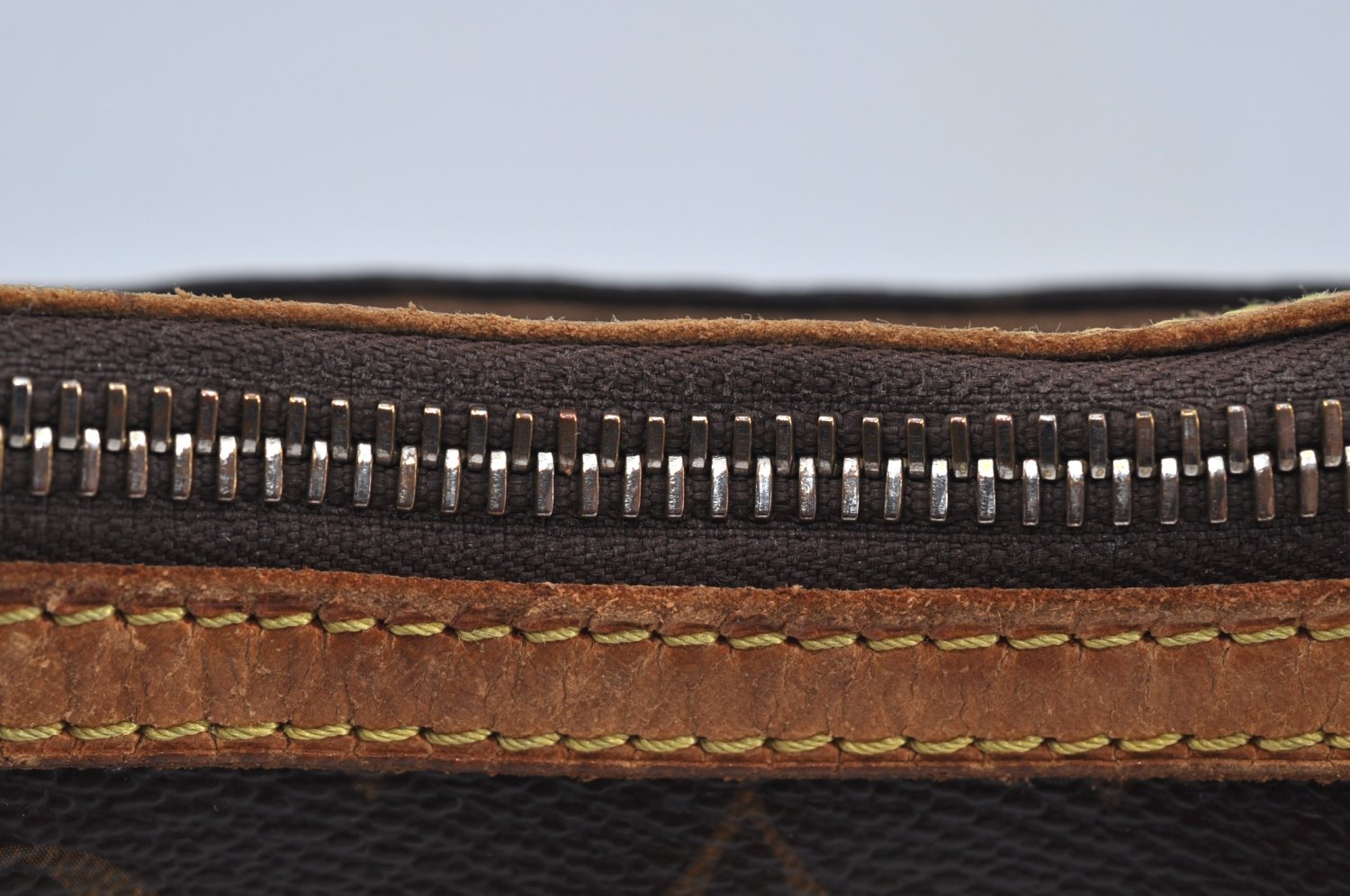 Authentic Louis Vuitton Monogram Odeon PM Shoulder Cross Bag M56390 LV L0157