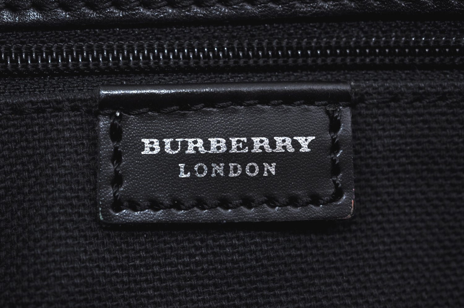 Authentic BURBERRY Vintage Leather Shoulder Hand Bag Purse Black L0209