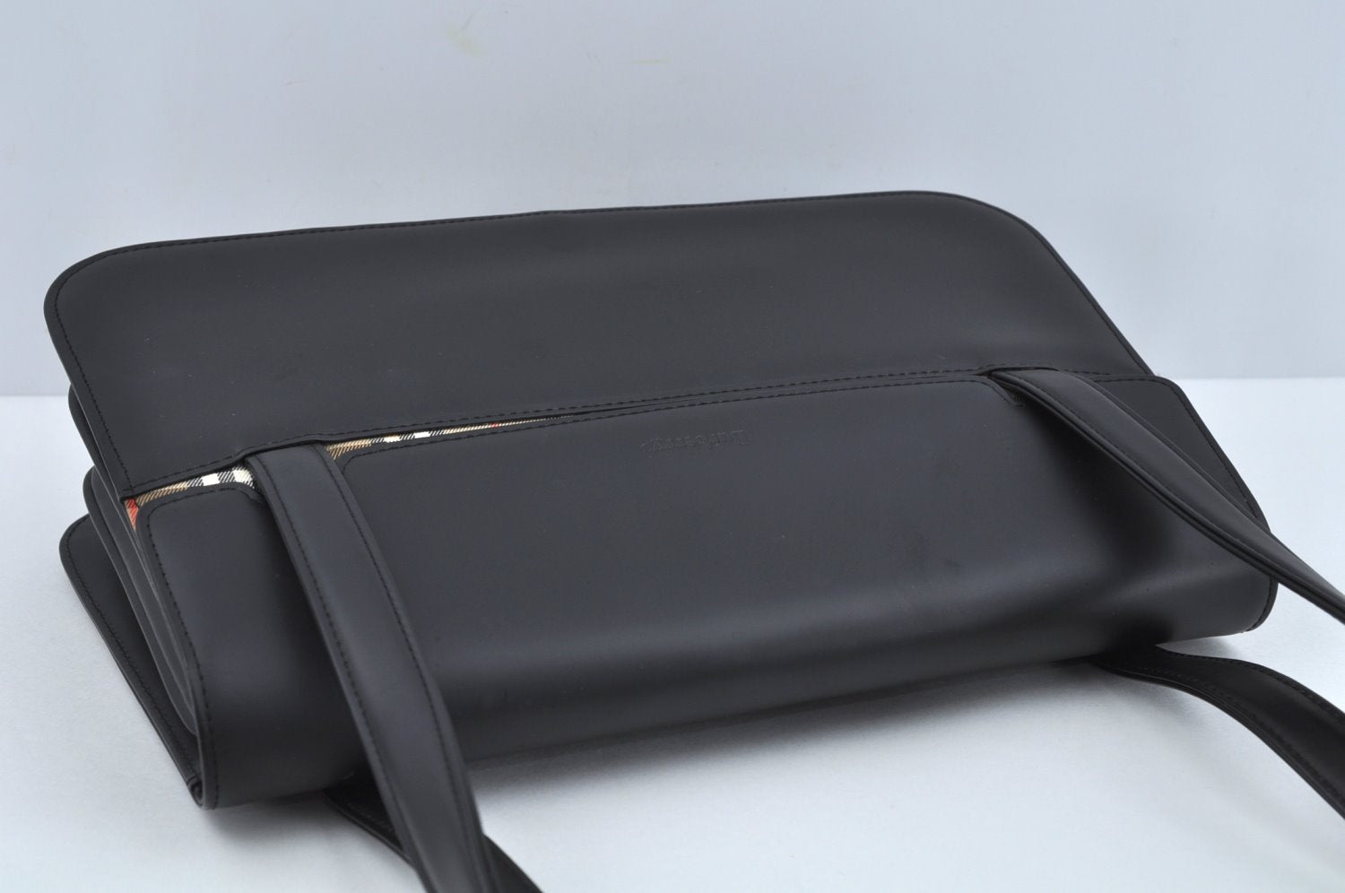 Authentic Burberrys Vintage Leather Shoulder Bag Purse Black L0232
