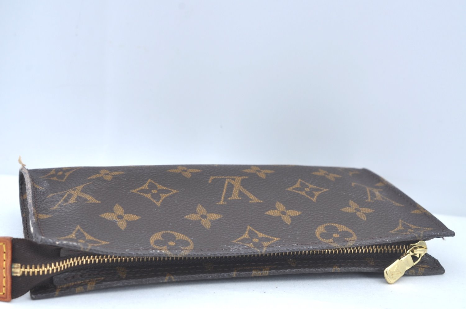 Authentic Louis Vuitton Monogram Pouch For Bucket GM LV L0237