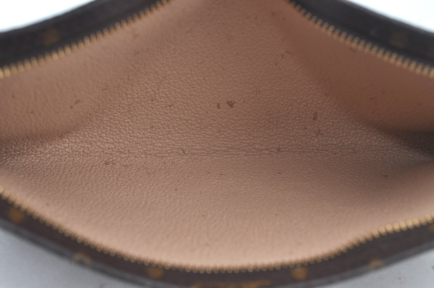 Authentic Louis Vuitton Monogram Pouch For Bucket GM LV L0237