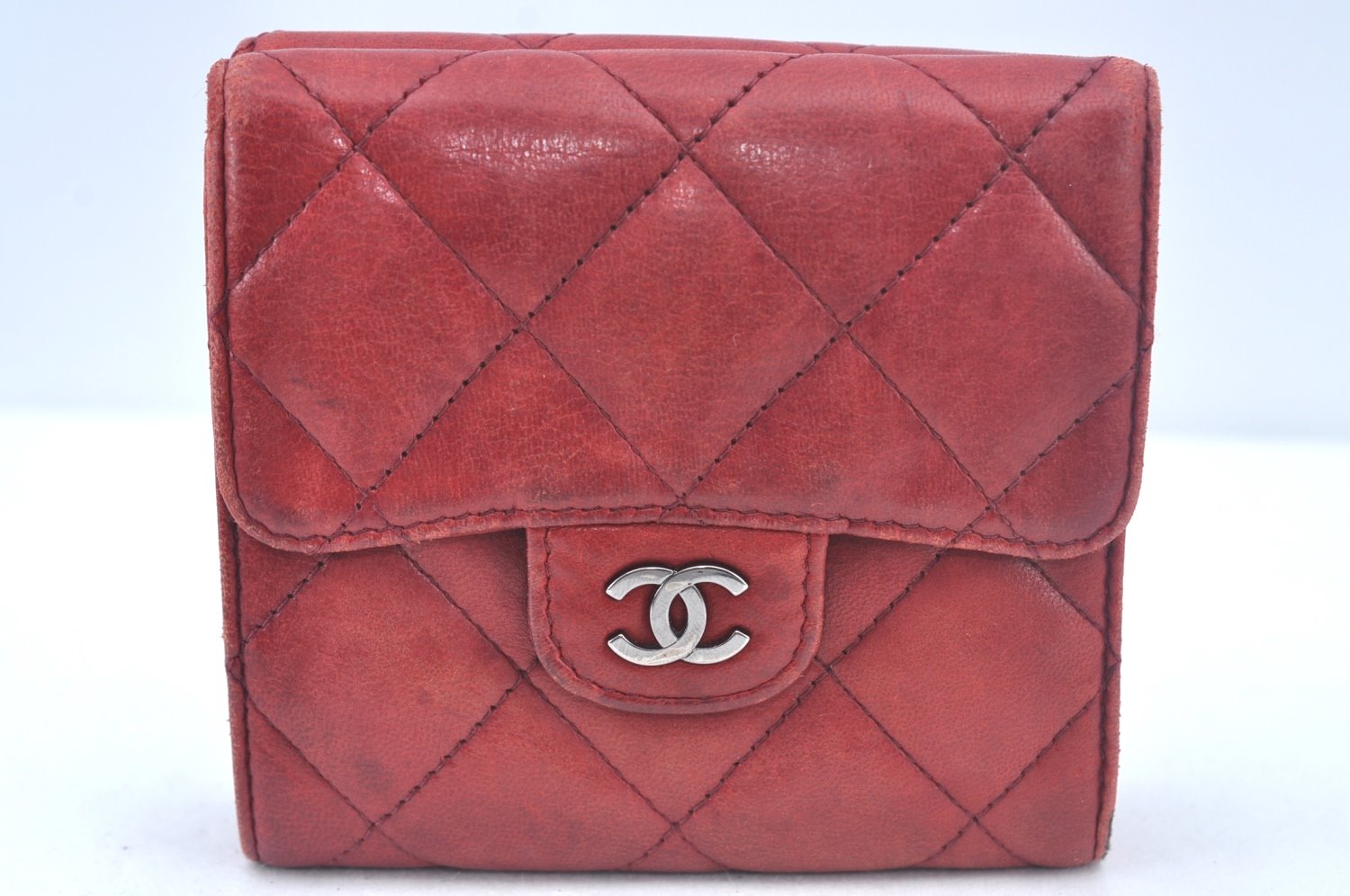 Authentic CHANEL Lamb Skin Matelasse Bifold Wallet Purse Red CC L0241