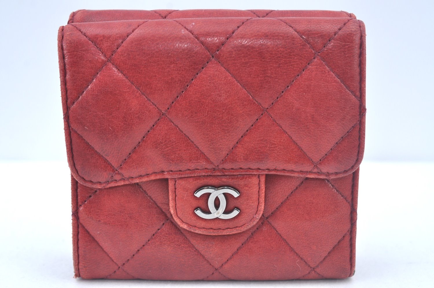 Authentic CHANEL Lamb Skin Matelasse Bifold Wallet Purse Red CC L0241