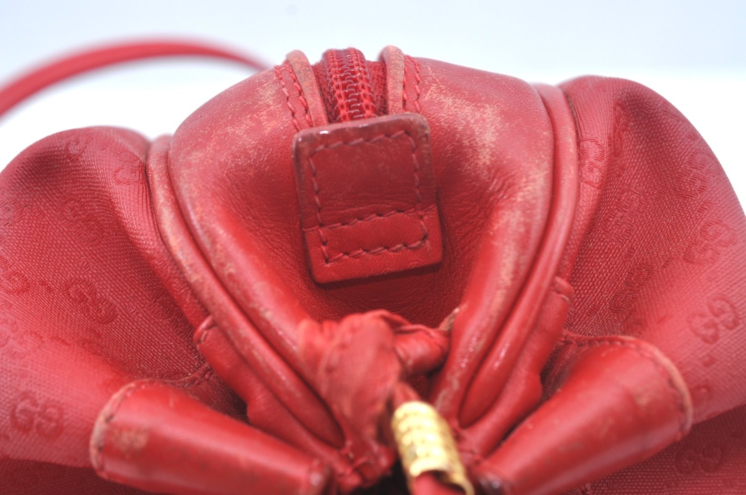Authentic GUCCI Micro GG PVC Leather Shoulder Cross Body Bag Purse Red L0247