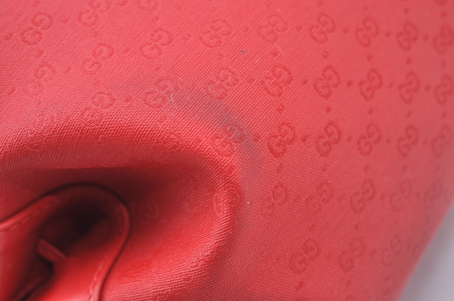 Authentic GUCCI Micro GG PVC Leather Shoulder Cross Body Bag Purse Red L0247