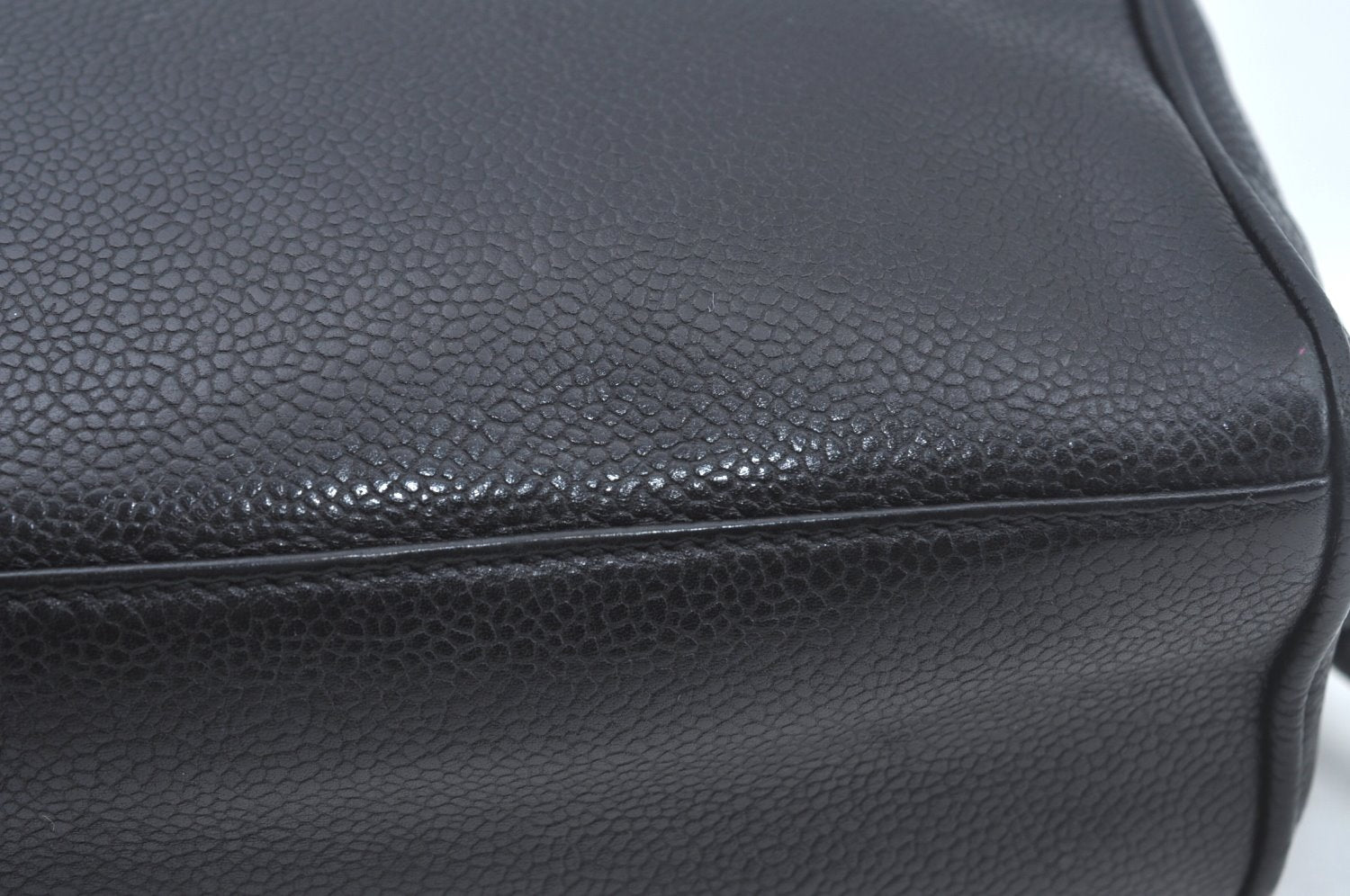 Authentic CHANEL Caviar Skin CC Logo Cosmetic Pouch Purse Black L0257