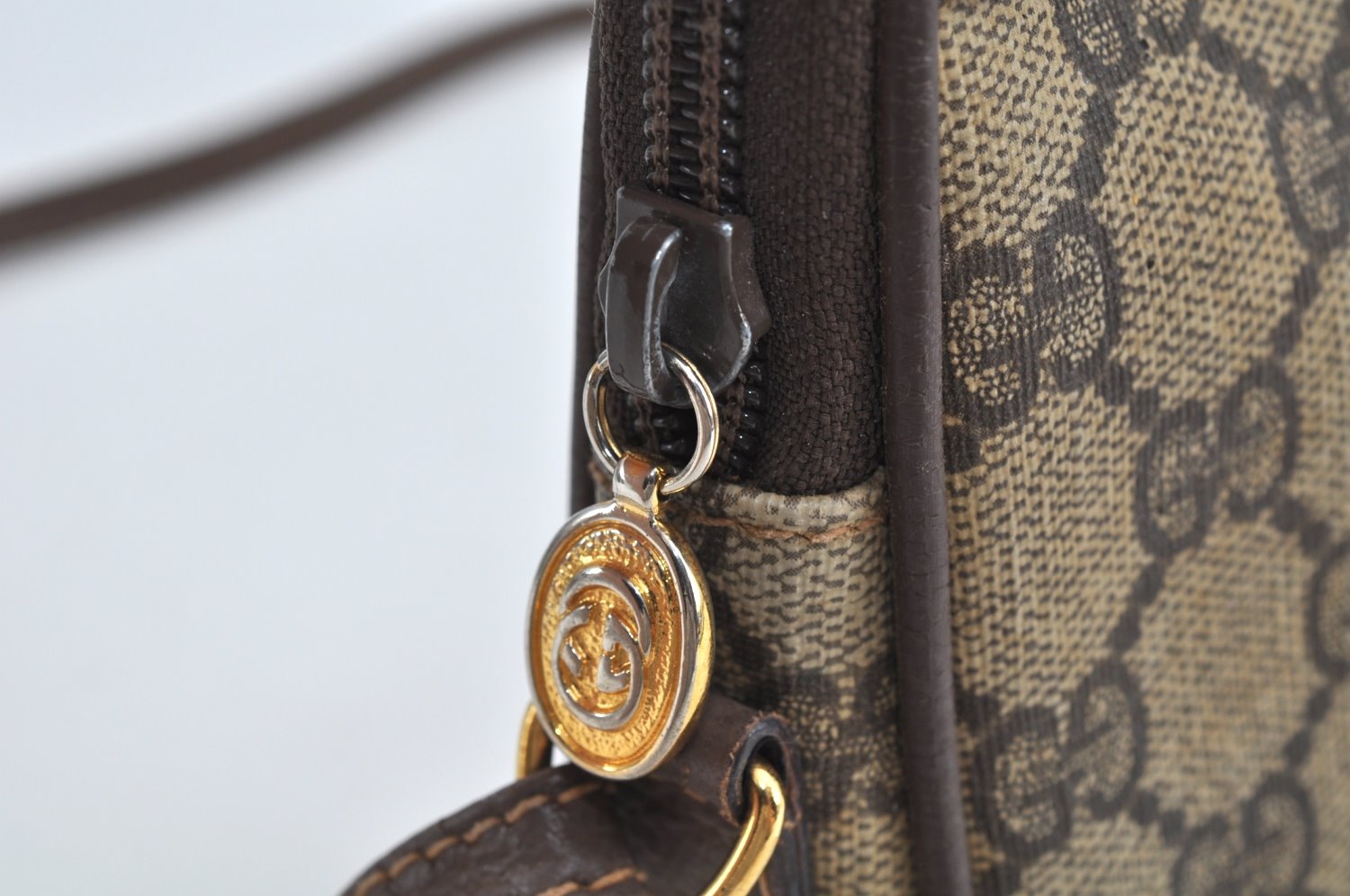 Authentic GUCCI GG Shoulder Cross Body Bag PVC Leather Brown L0265