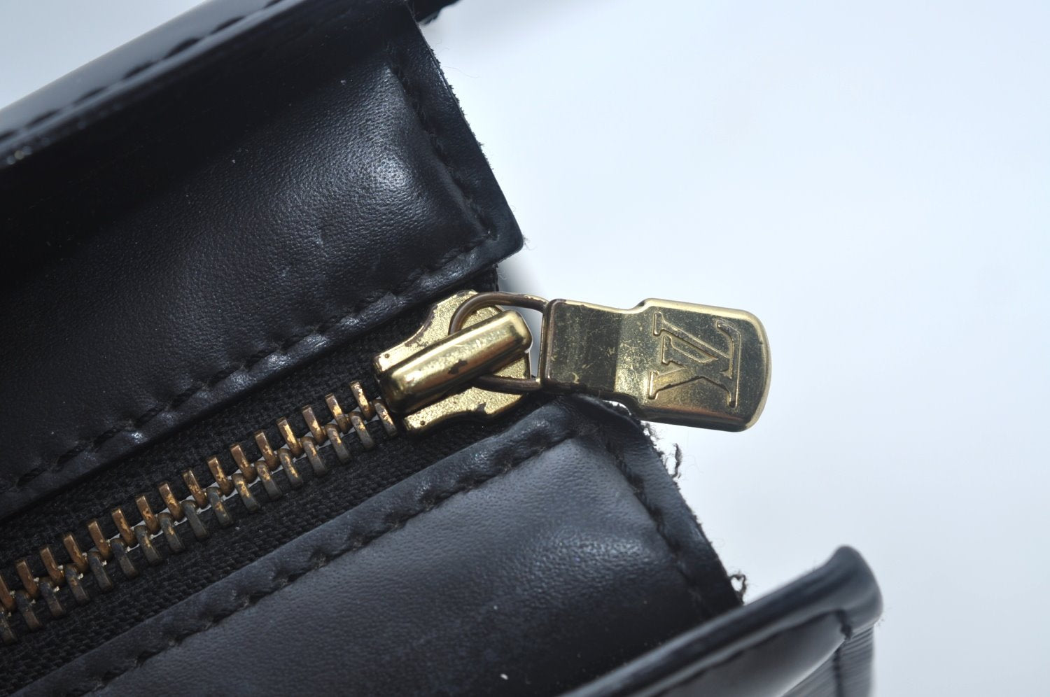 Authentic Louis Vuitton Epi Riviera Hand Bag Black M48182 LV Junk L0267