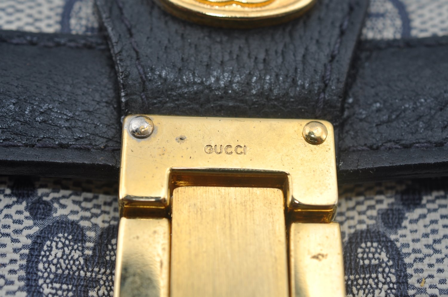 Authentic GUCCI Sherry Line Shoulder Cross Bag Leather Navy Blue L0272