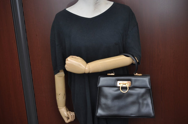 Authentic Salvatore Ferragamo Gancini Leather 2 Way Shoulder Hand Bag Black L0274