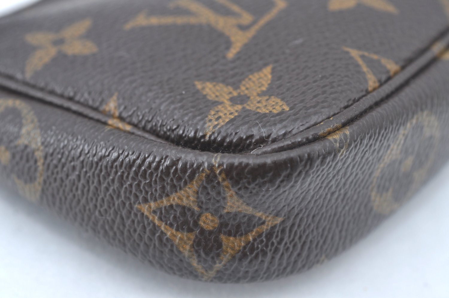 Authentic Louis Vuitton Monogram Mini Pochette Accessoires Pouch M58009 LV L0281