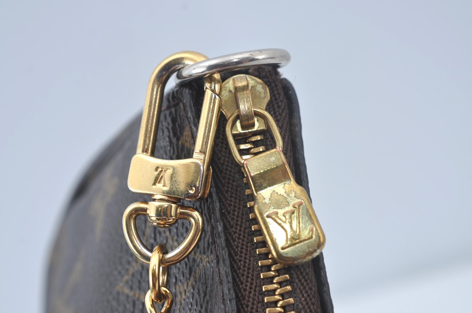 Authentic Louis Vuitton Monogram Mini Pochette Accessoires Pouch M58009 LV L0281