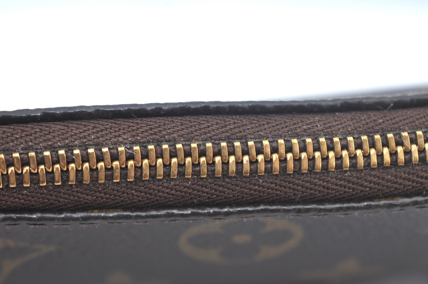 Authentic Louis Vuitton Monogram Mini Pochette Accessoires Pouch M58009 LV L0281