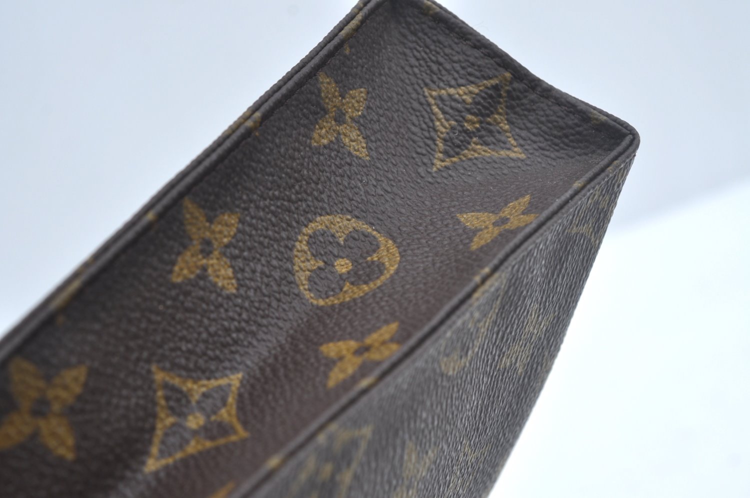 Authentic Louis Vuitton Monogram Poche Toilette 26 Cosmetics Pouch Junk L0329