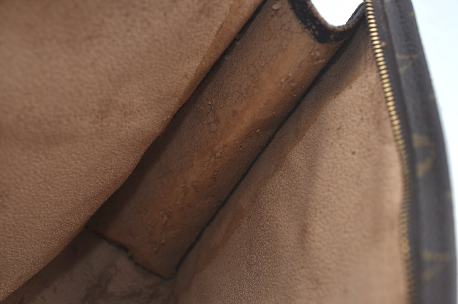 Authentic Louis Vuitton Monogram Poche Toilette 26 Cosmetics Pouch Junk L0329