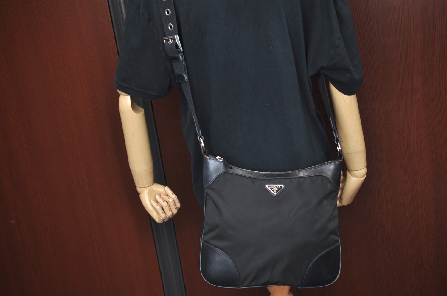 Authentic PRADA Nylon Tessuto Leather Shoulder Cross Body Bag Black L0330