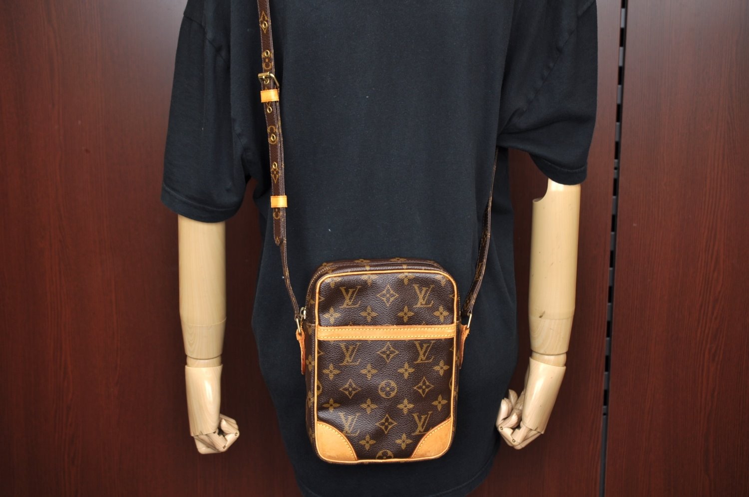 Authentic Louis Vuitton Monogram Danube Shoulder Cross Body Bag M45266 LV L0331