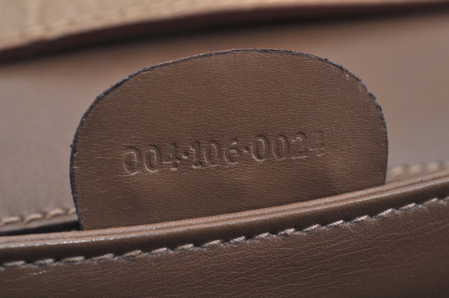 Authentic GUCCI Shoulder Cross Body Bag Purse GG Leather Brown L0337