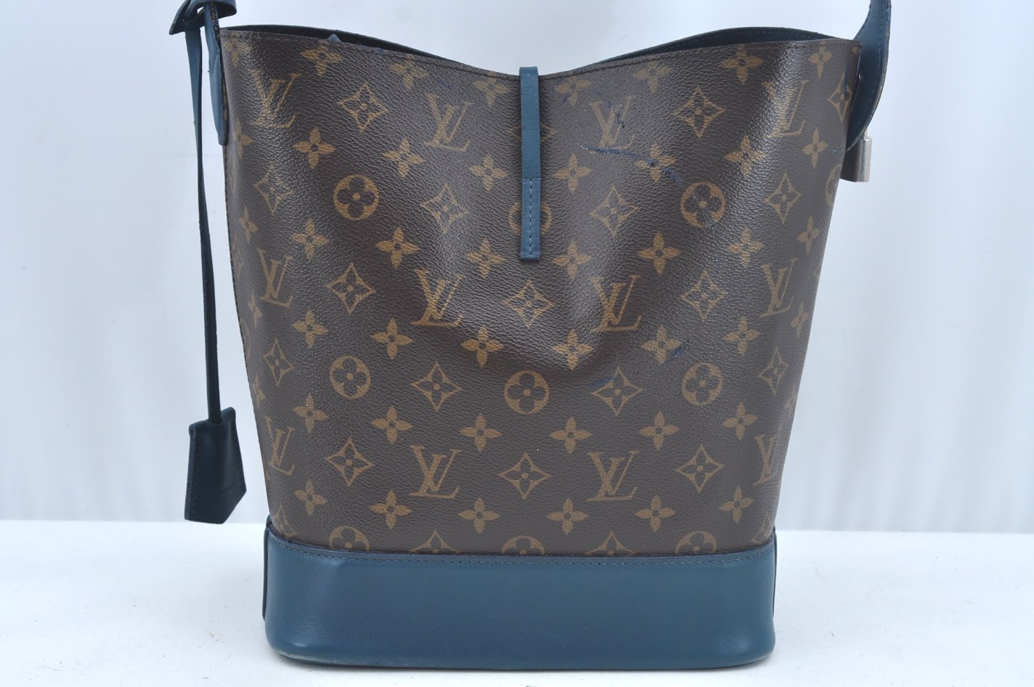 Authentic Louis Vuitton Monogram Idol NN14GM Shoulder Bag Blue M94591 Junk L0347