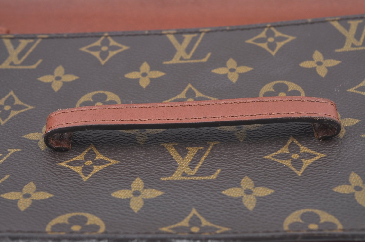 Authentic Louis Vuitton Monogram Chaillot Clutch Bag M51788 LV L0360