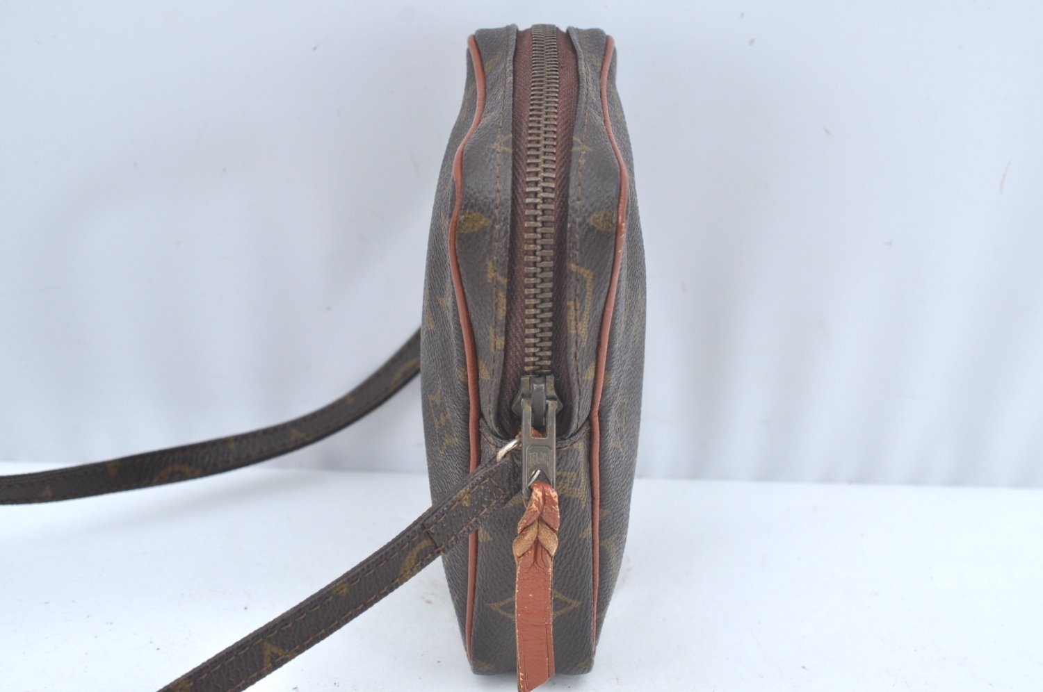 Auth Louis Vuitton Monogram Mini Poche Danube Shoulder Cross Bag Old Model L0378