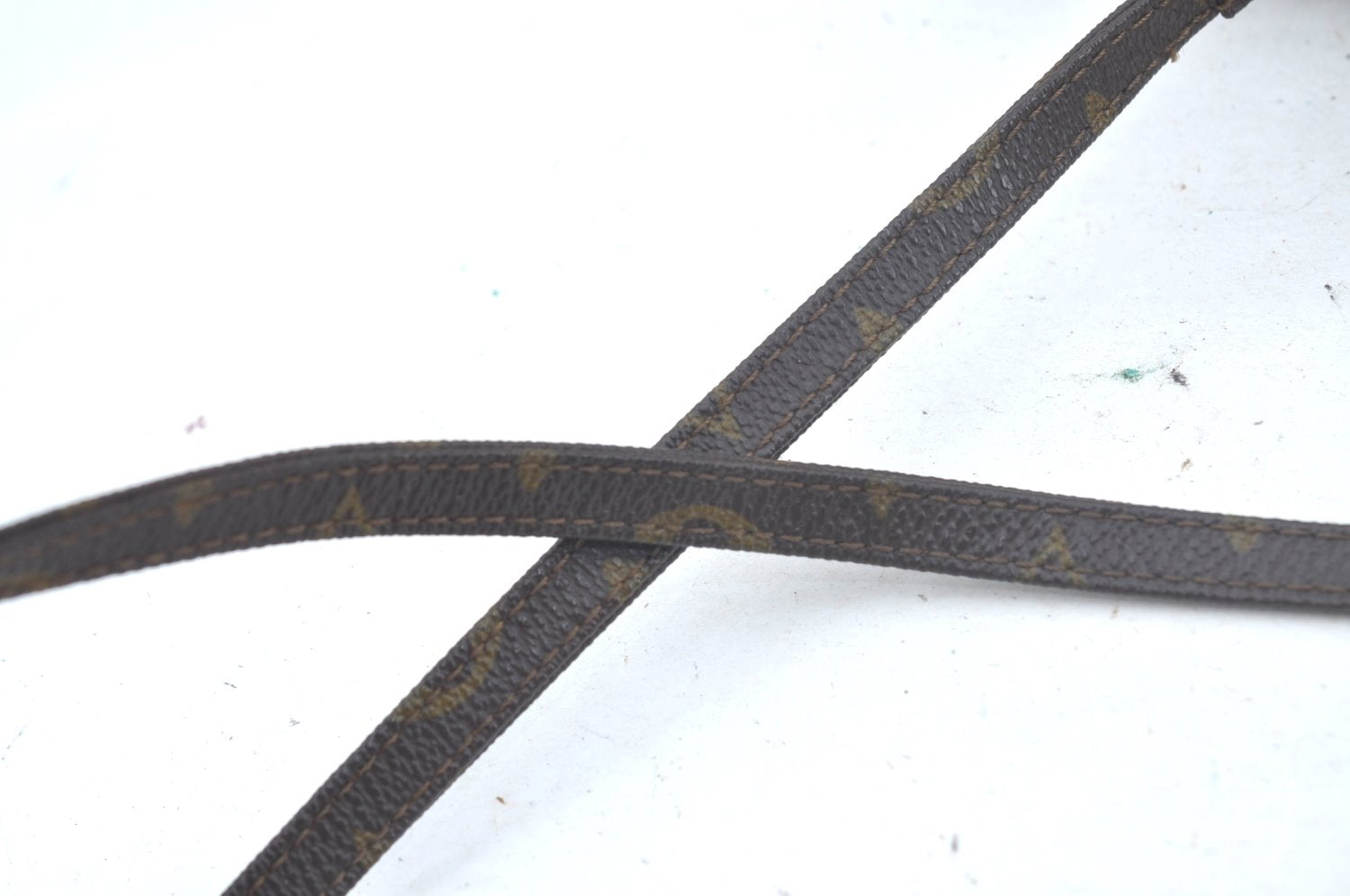 Auth Louis Vuitton Monogram Mini Poche Danube Shoulder Cross Bag Old Model L0378