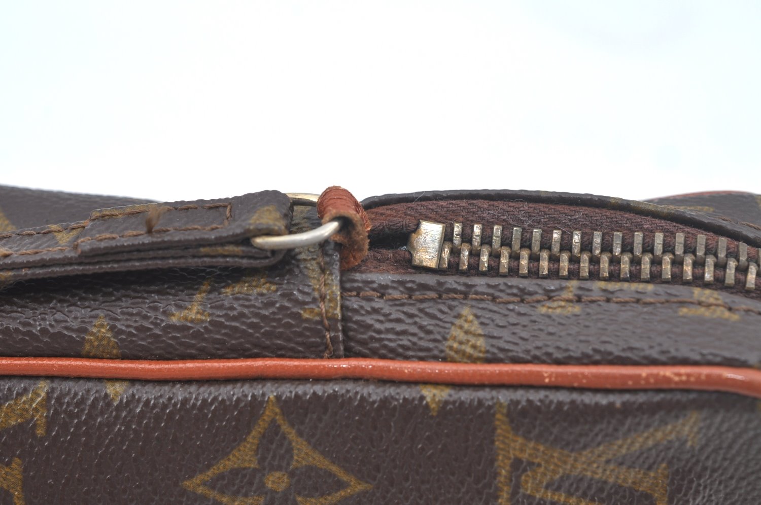 Auth Louis Vuitton Monogram Mini Poche Danube Shoulder Cross Bag Old Model L0378