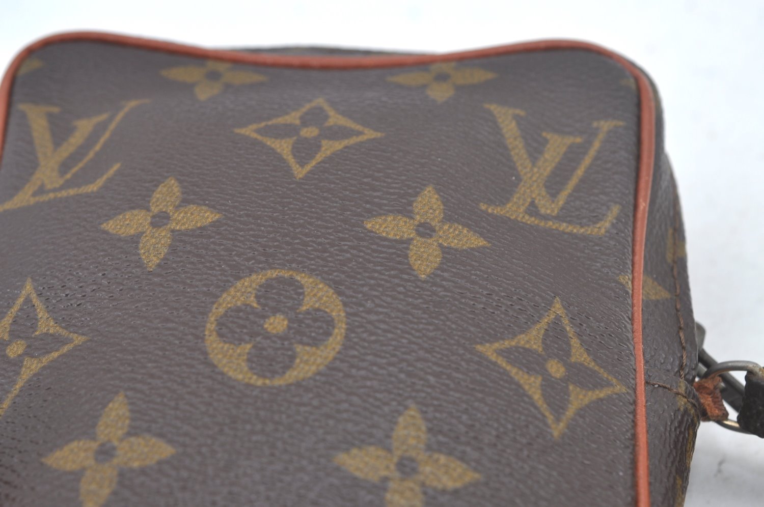 Auth Louis Vuitton Monogram Mini Poche Danube Shoulder Cross Bag Old Model L0378