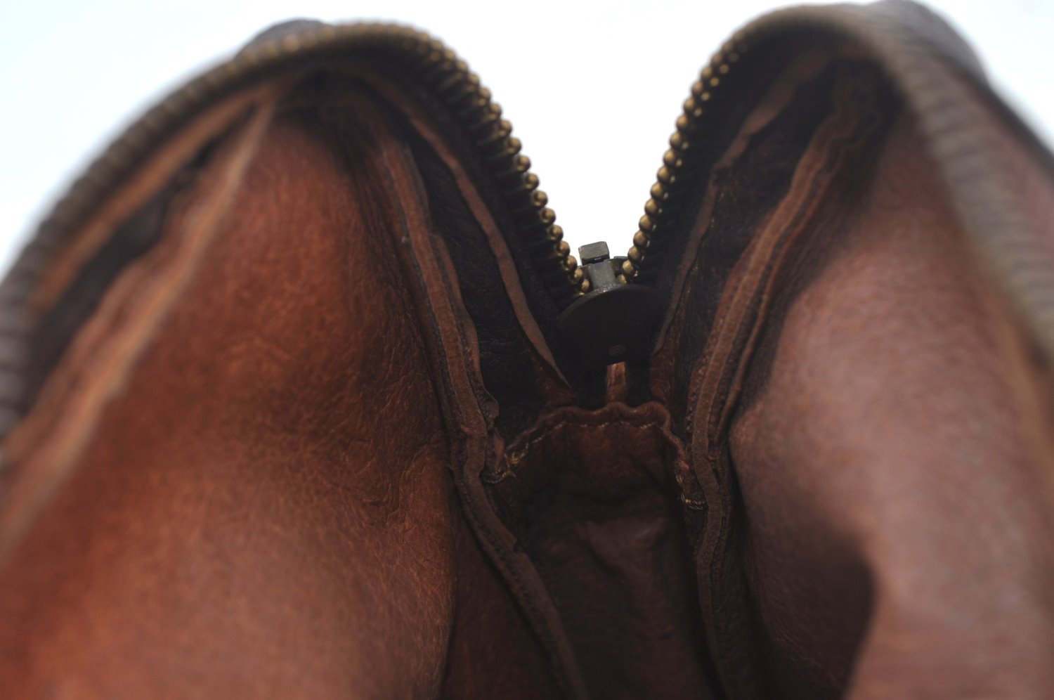 Auth Louis Vuitton Monogram Mini Poche Danube Shoulder Cross Bag Old Model L0378