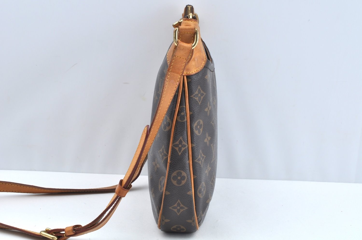 Authentic Louis Vuitton Monogram Odeon PM Shoulder Cross Bag M56390 LV L0381
