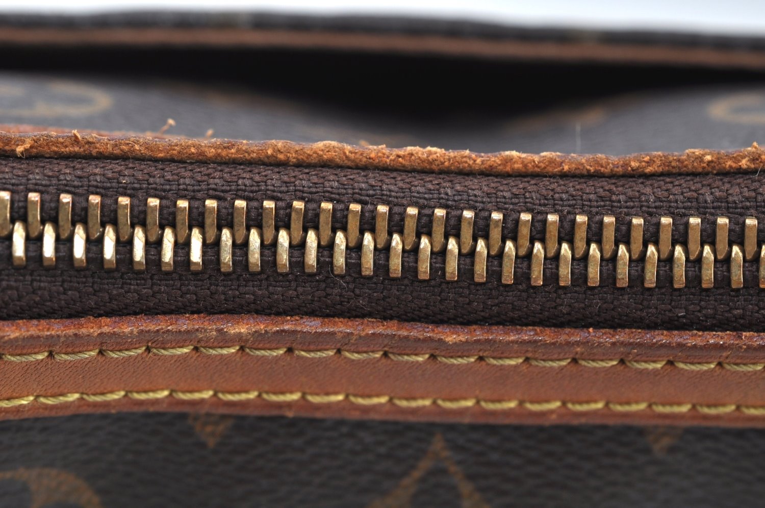 Authentic Louis Vuitton Monogram Odeon PM Shoulder Cross Bag M56390 LV L0381