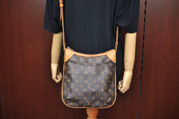 Authentic Louis Vuitton Monogram Odeon PM Shoulder Cross Bag M56390 LV L0381