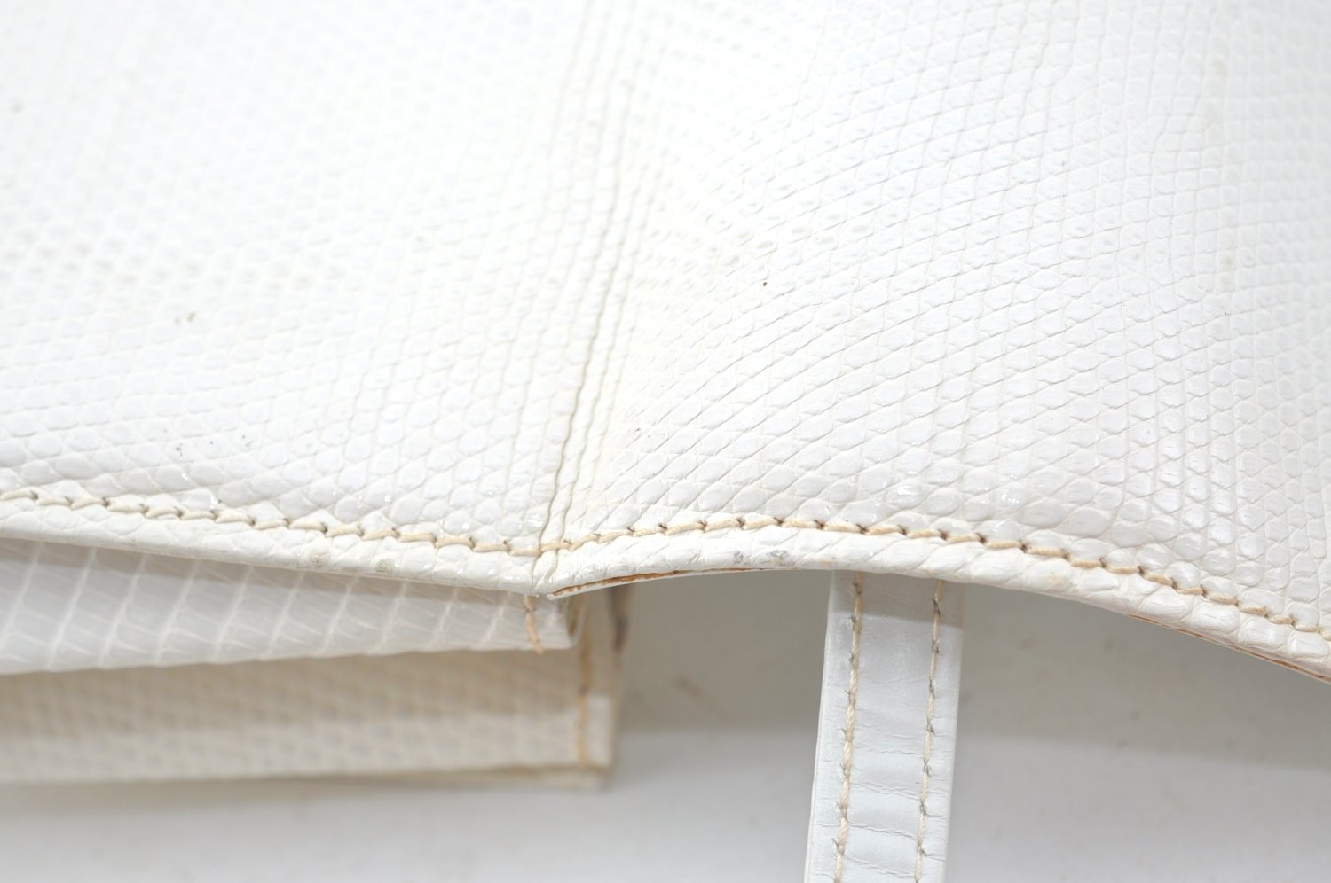 Authentic GUCCI Shoulder Cross Body Bag Purse Leather White L0388