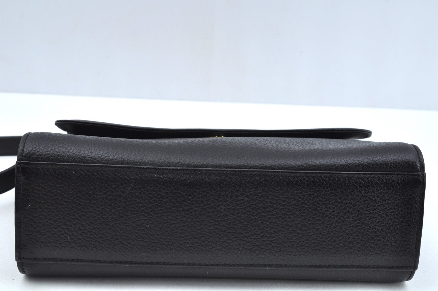 Authentic Burberrys Vintage Leather Shoulder Cross Body Bag Purse Black L0396
