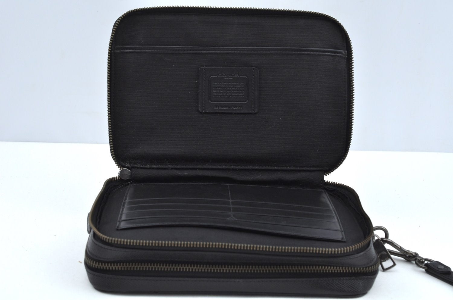 Authentic COACH Clutch Hand Bag Purse Leather Black L0406
